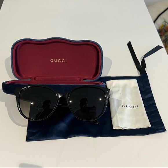 Gucci Sunglasses - Picture 4 of 8